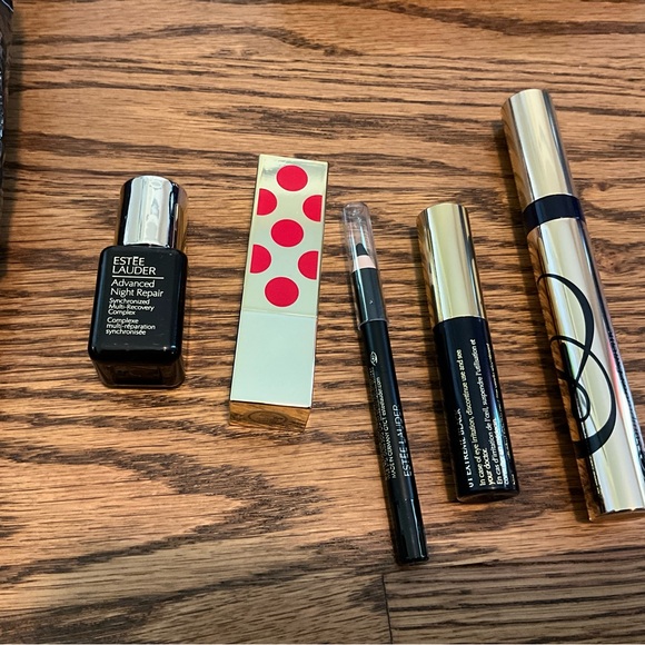 NEW Estée Lauder Makeup Bundle - Picture 6 of 12